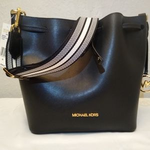 MD bucket bag